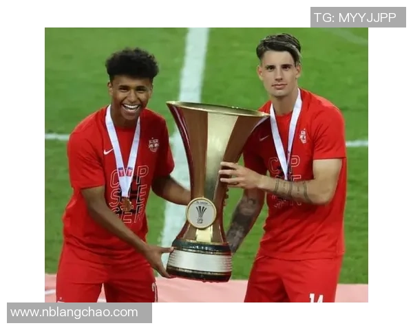 足球明星卡里姆全名揭秘及其在足球界的辉煌成就与影响力分析